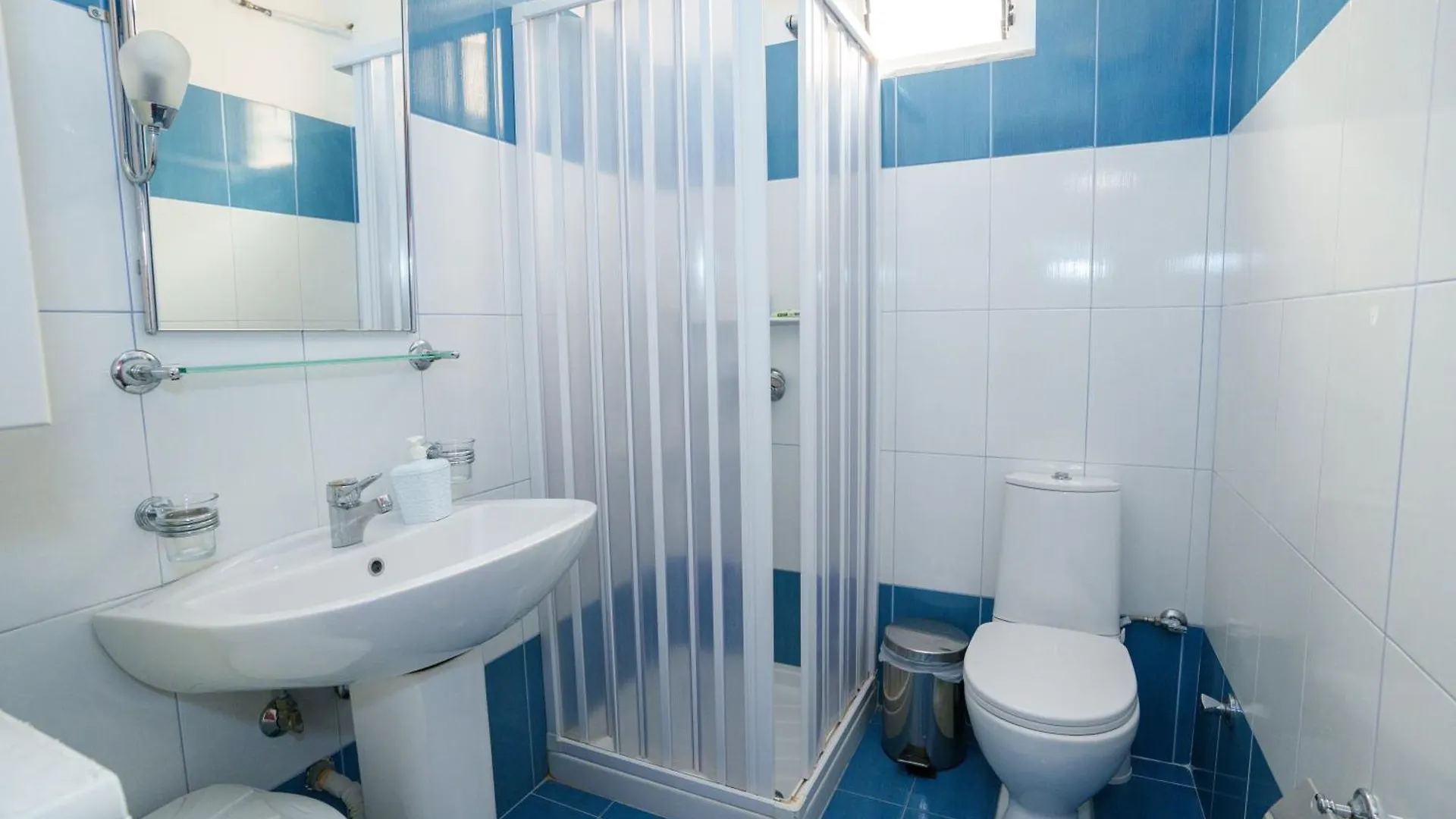Apartment Tolle Lage & Aussicht, 3 Min Zum Strand Sarande
