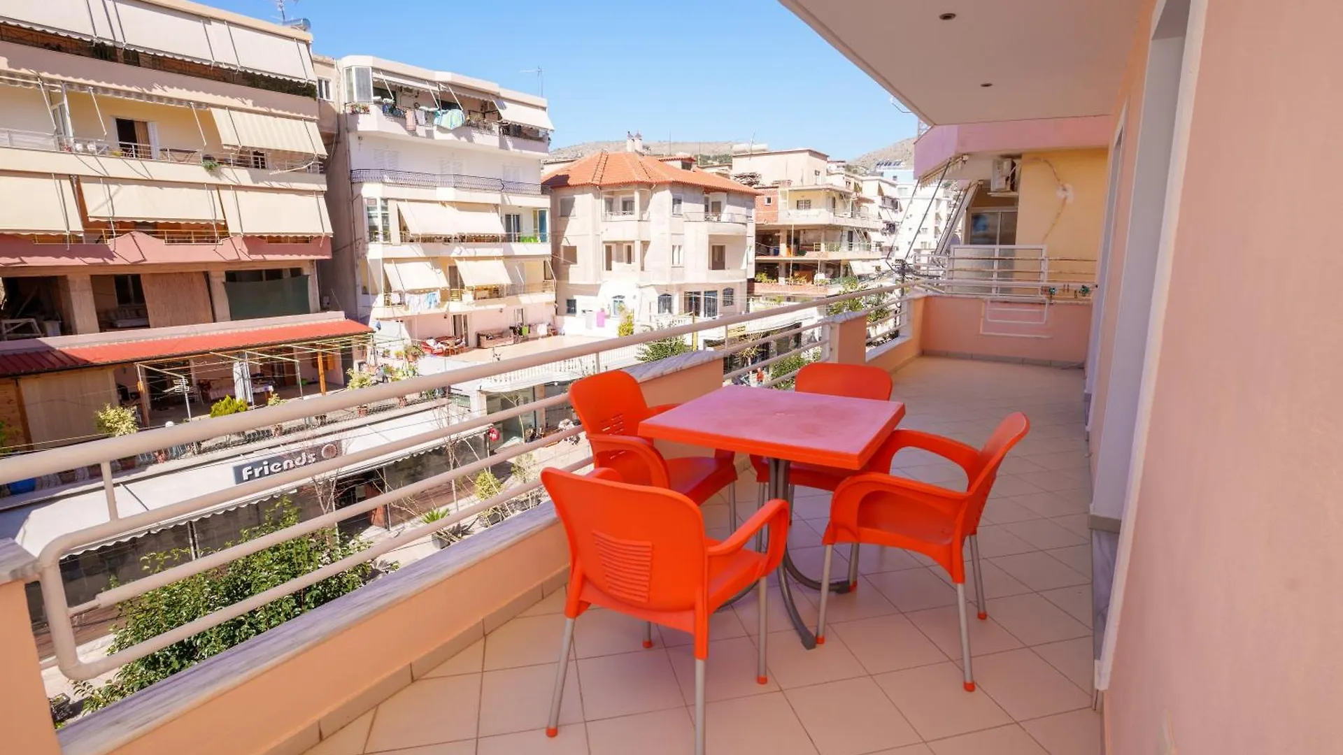 Tolle Lage & Aussicht, 3 Min Zum Strand Sarande